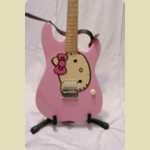 Fender Squire Hello Kitty guitar -  3 of 6
